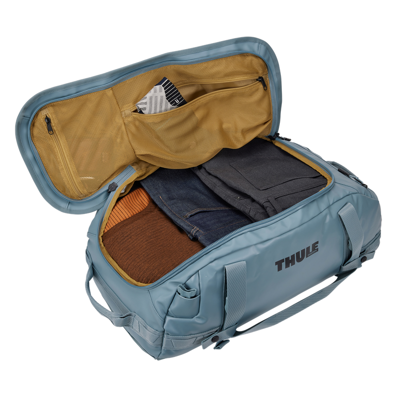 Thule Chasm 40L duffel bag Pond