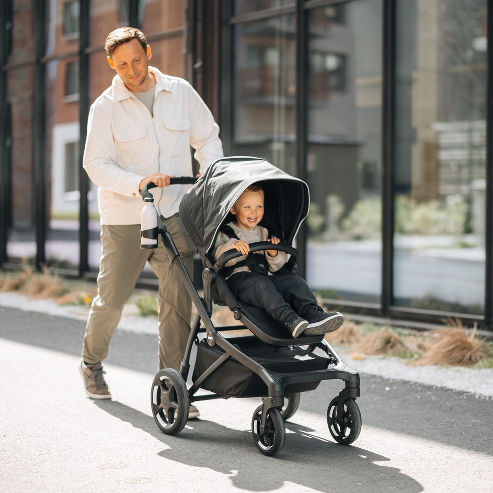 Thule Sleek 2 lifestyle image