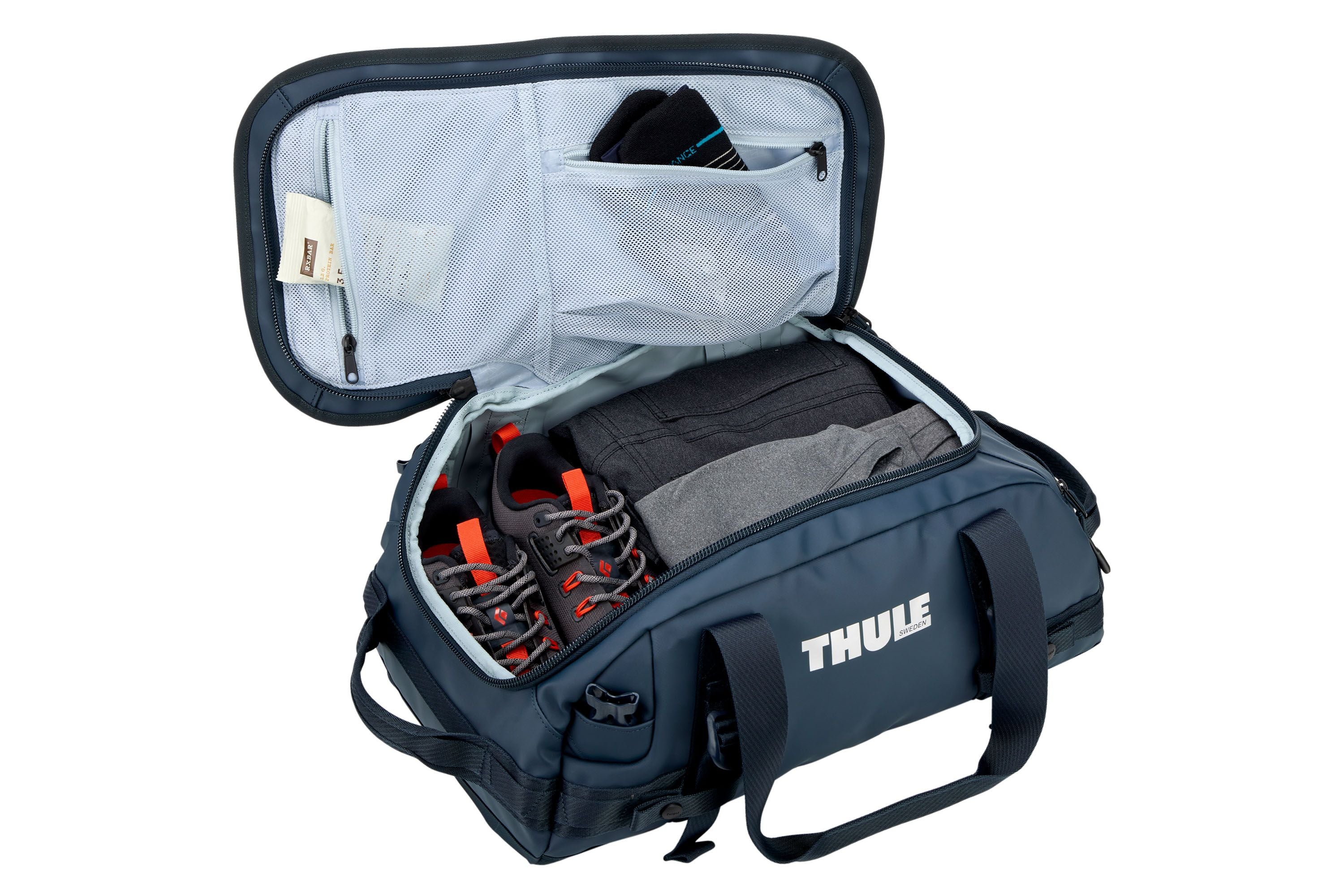 Thule Chasm 30L duffel bag darkest blue