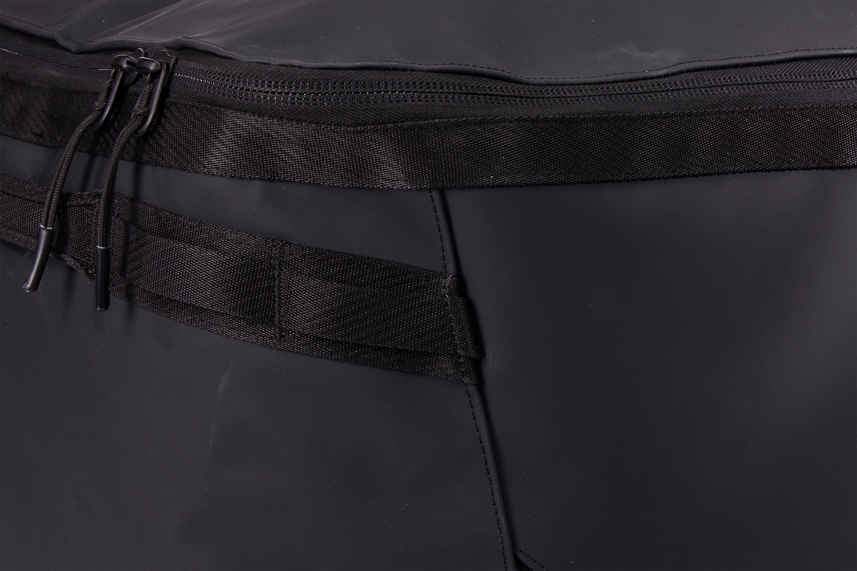 Thule Chasm gear haulers 80L black