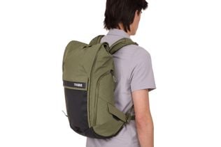 Thule Paramount commute bike backpack 20L feature