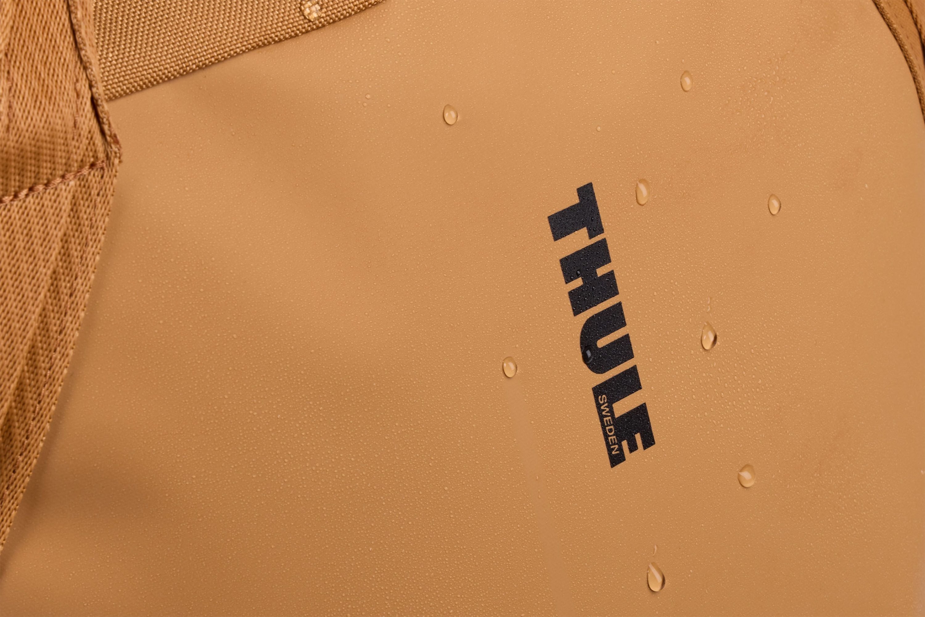 Thule Chasm tote with InLock 25L dusted orange