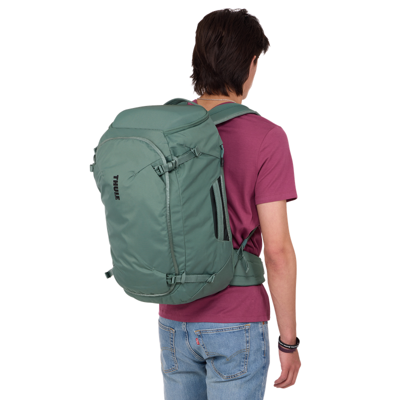 Thule Landmark 40L travel pack hazy green