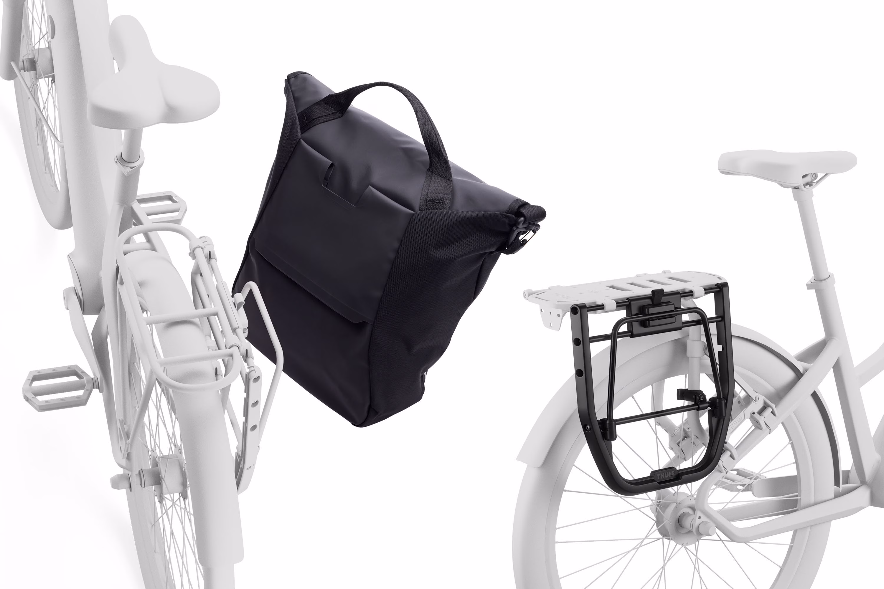 Thule Chasm tote with InLock 25L black