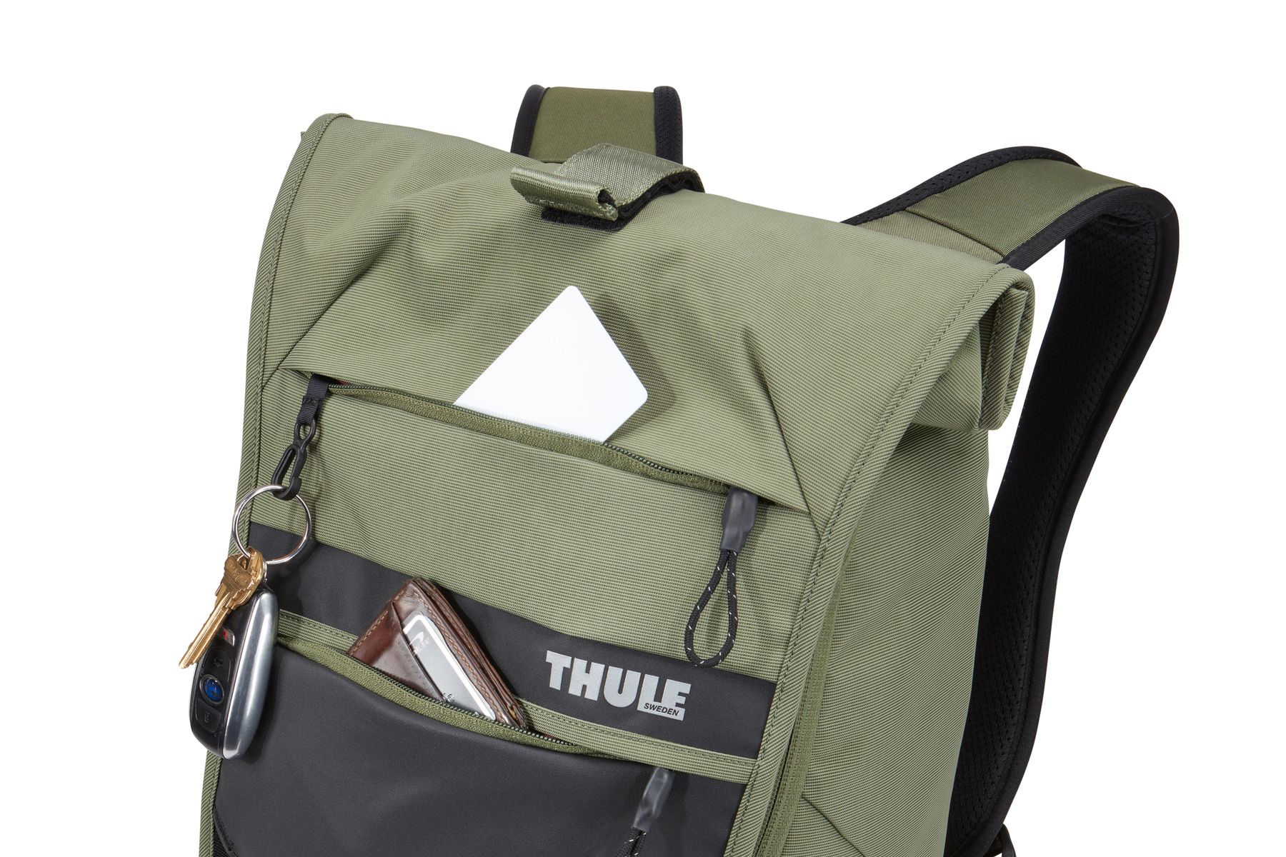 Thule Paramount Commuter Backpack 18L 3204730 exterior pockets