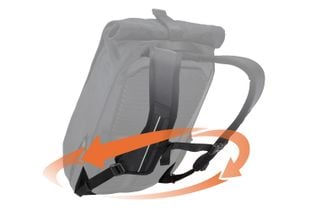 Thule Paramount Commuter Backpack 18L 3204729 shoulder and sgternum strap