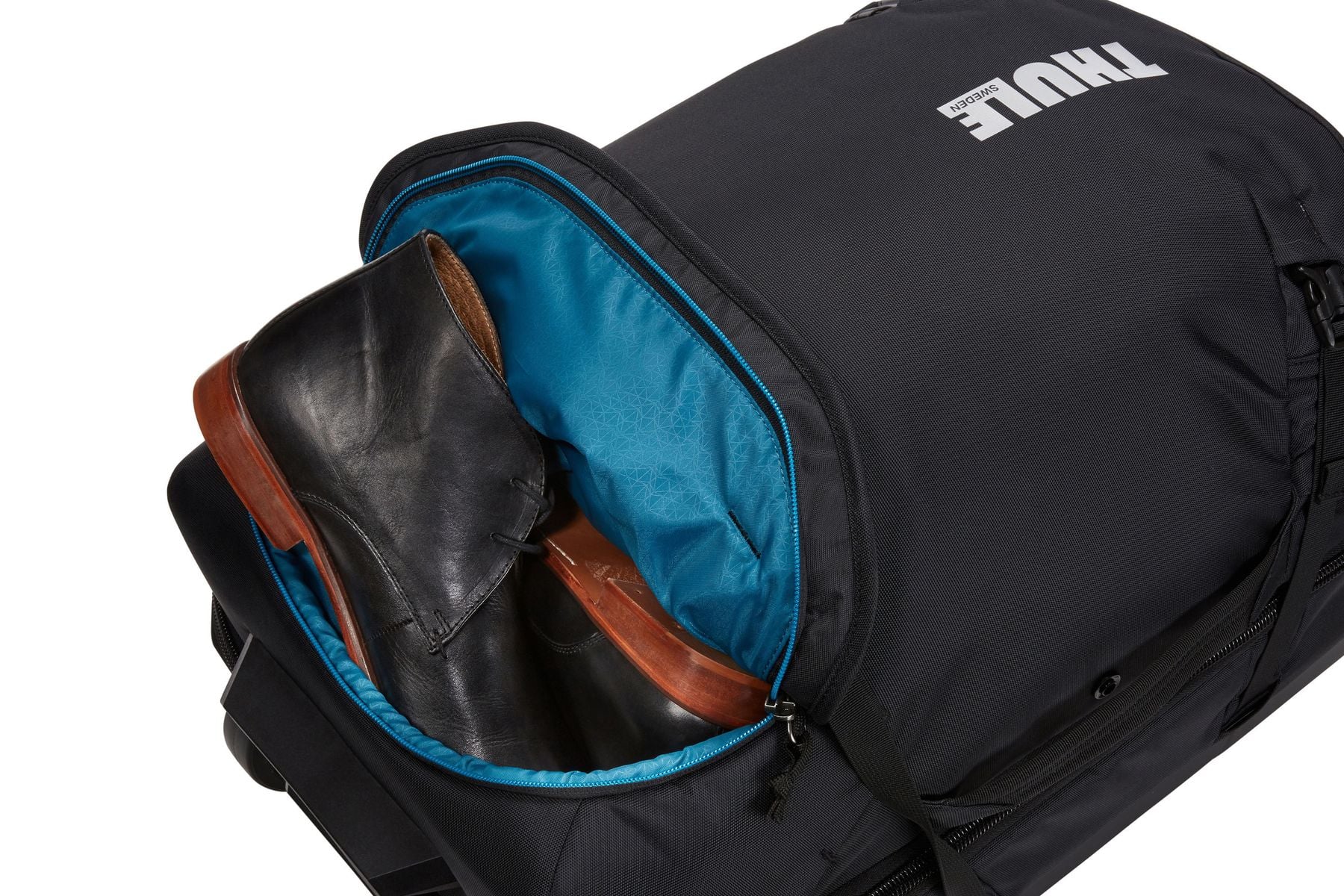 thule rolling luggage