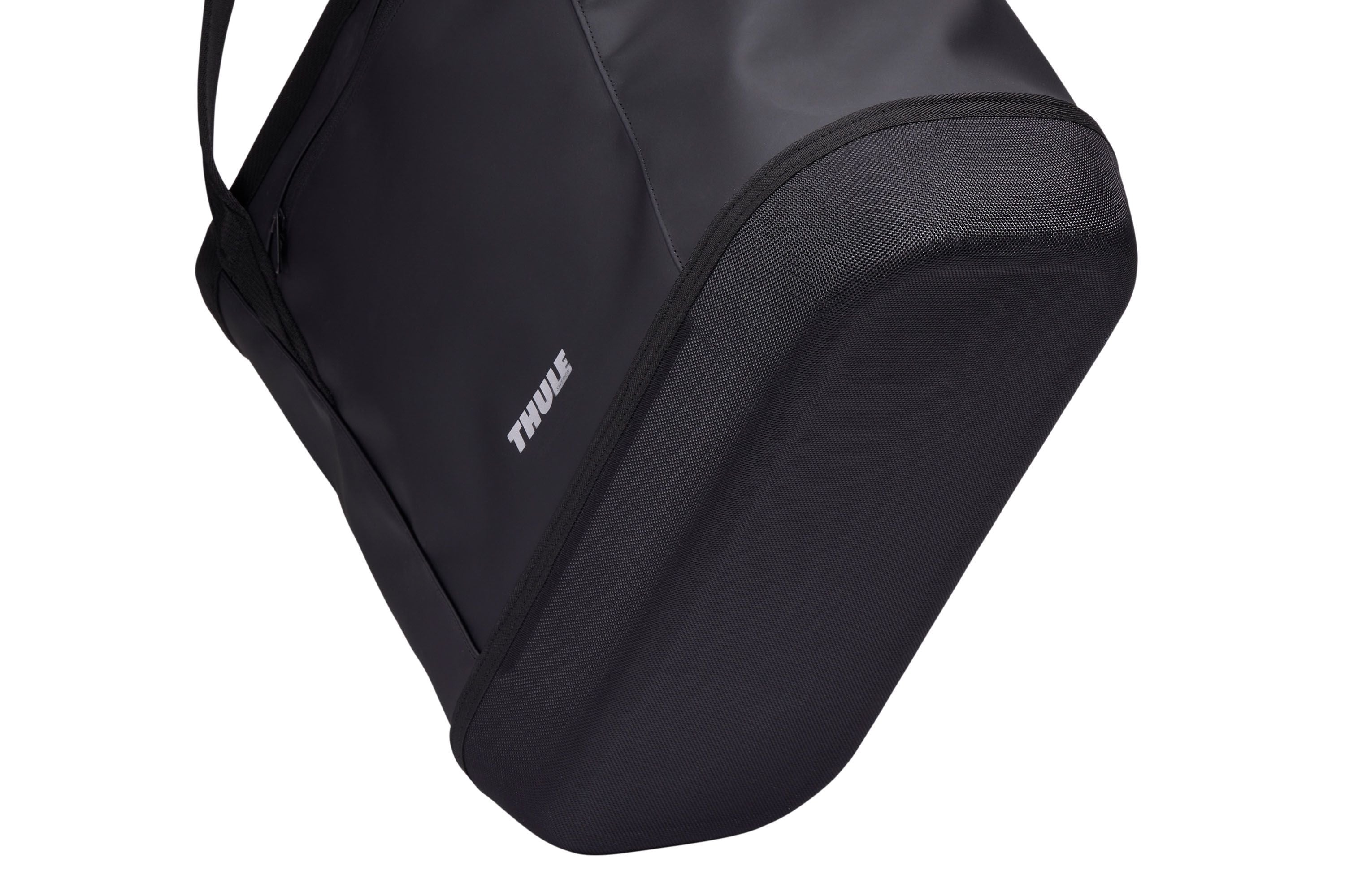 Thule Chasm gear tote 30L black