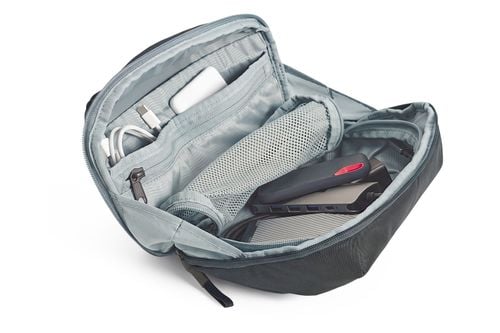 Thule EnRoute travel toiletry darkest blue