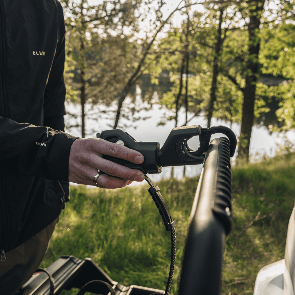 Detail view of Thule VeloSpace 3 bike arm with focus on its robust and functional design.