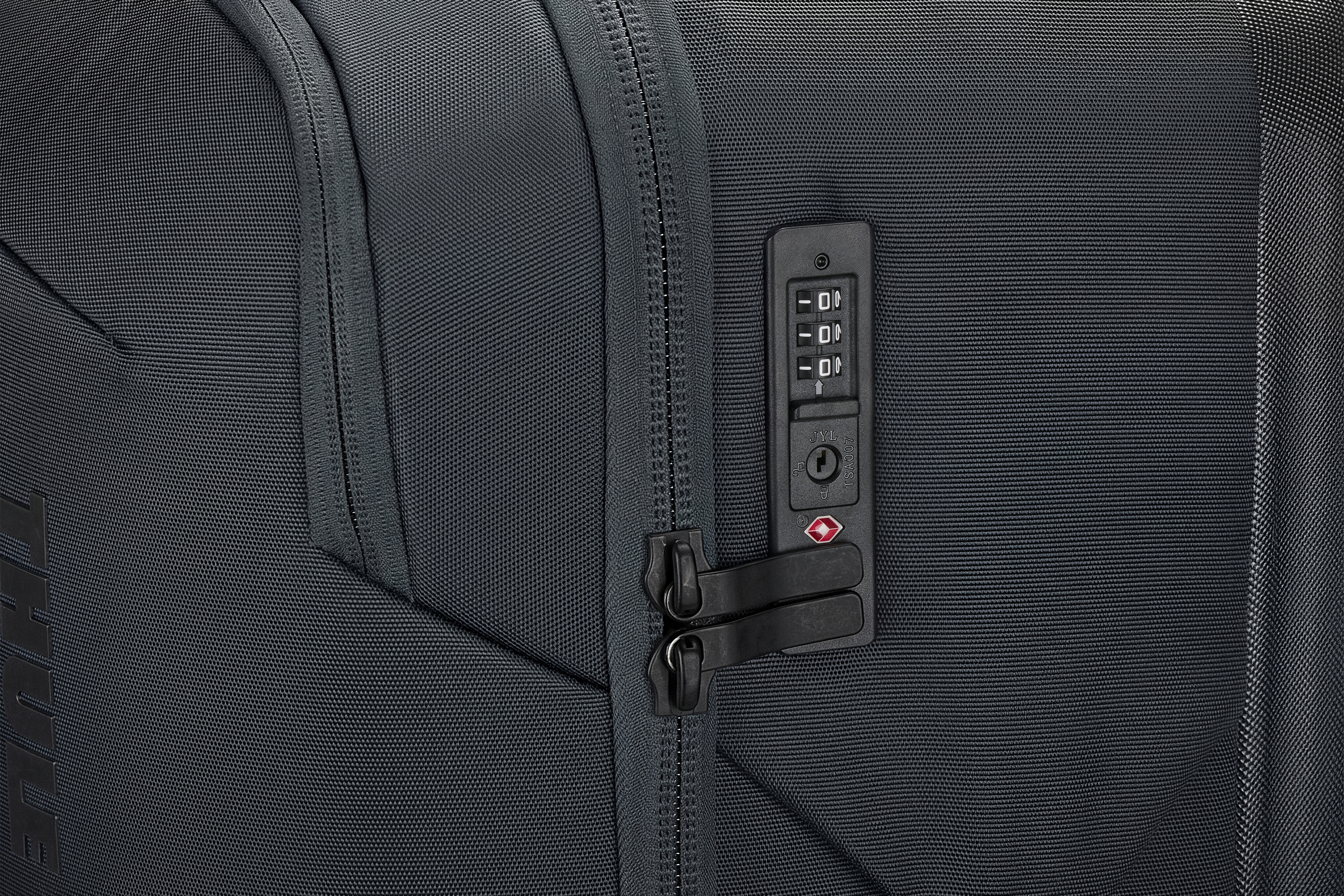 Thule Subterra 2 checked spinner TSA lock dark slate