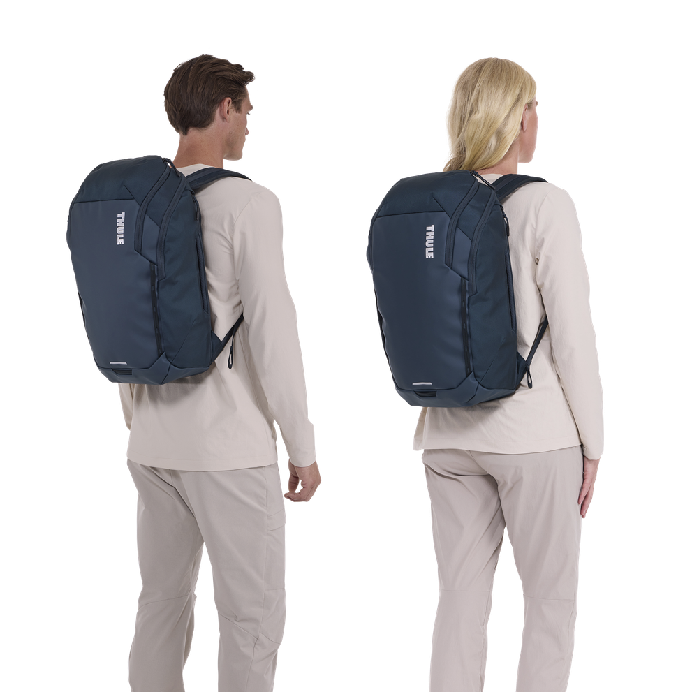 Thule Chasm laptop backpack 26L darkest blue