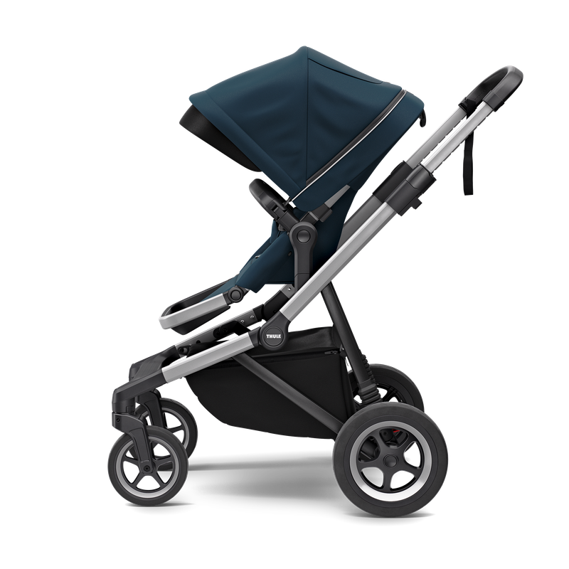 Thule Sleek city stroller aluminium/navy blue