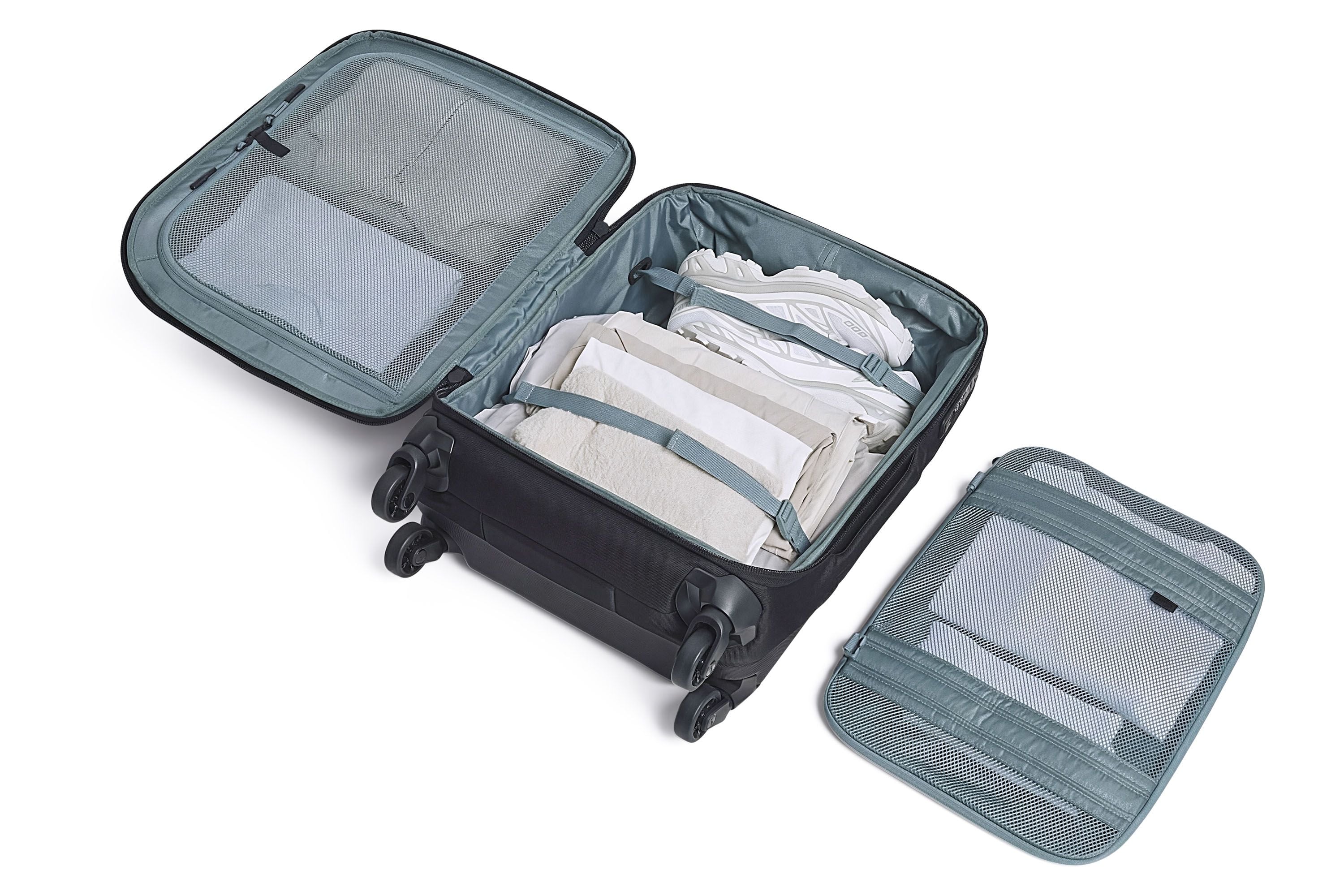 Thule Subterra 2 carry on spinner black