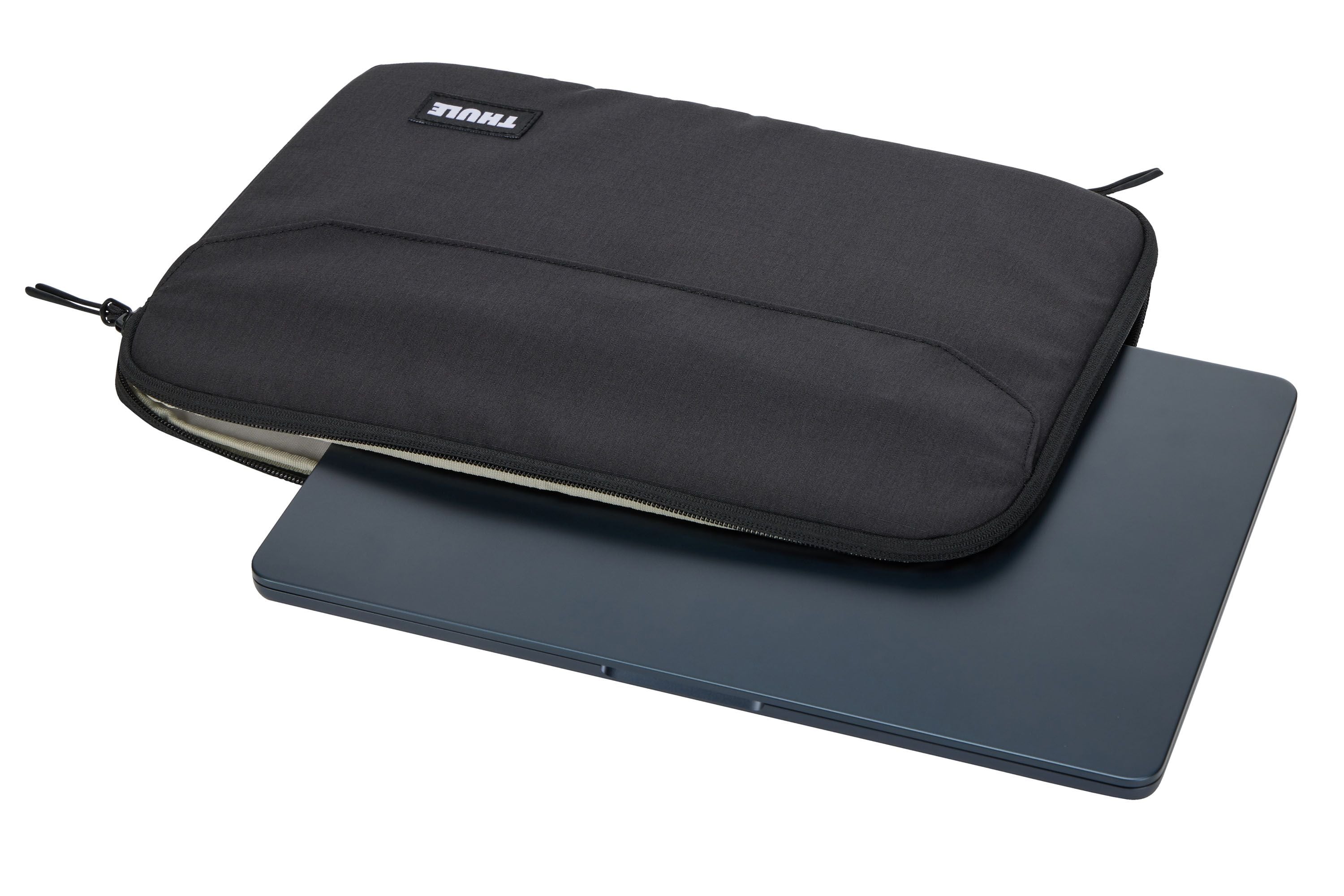 Thule Lithos sleeve MacBook Air 13'' black