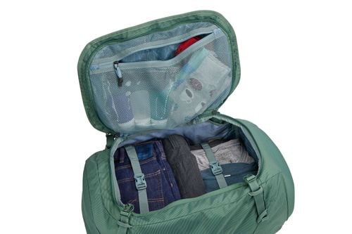 Thule Landmark 60L feature