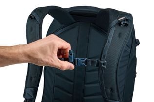 Thule Landmark 60L feature