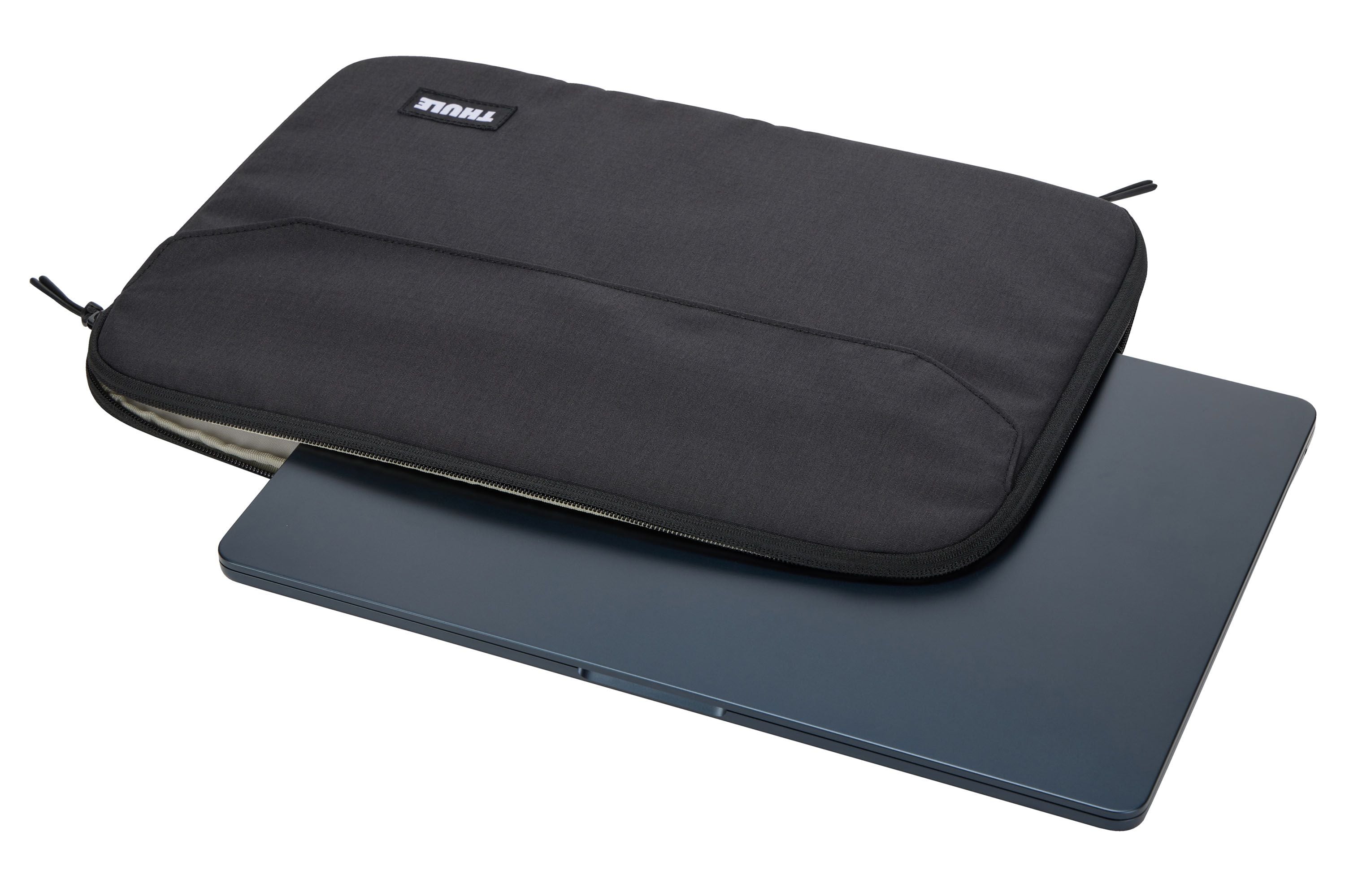 Thule Lithos sleeve MacBook Air 15'' black