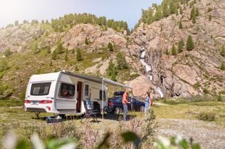 Thule Omnistor 6300 caravan in the mountains