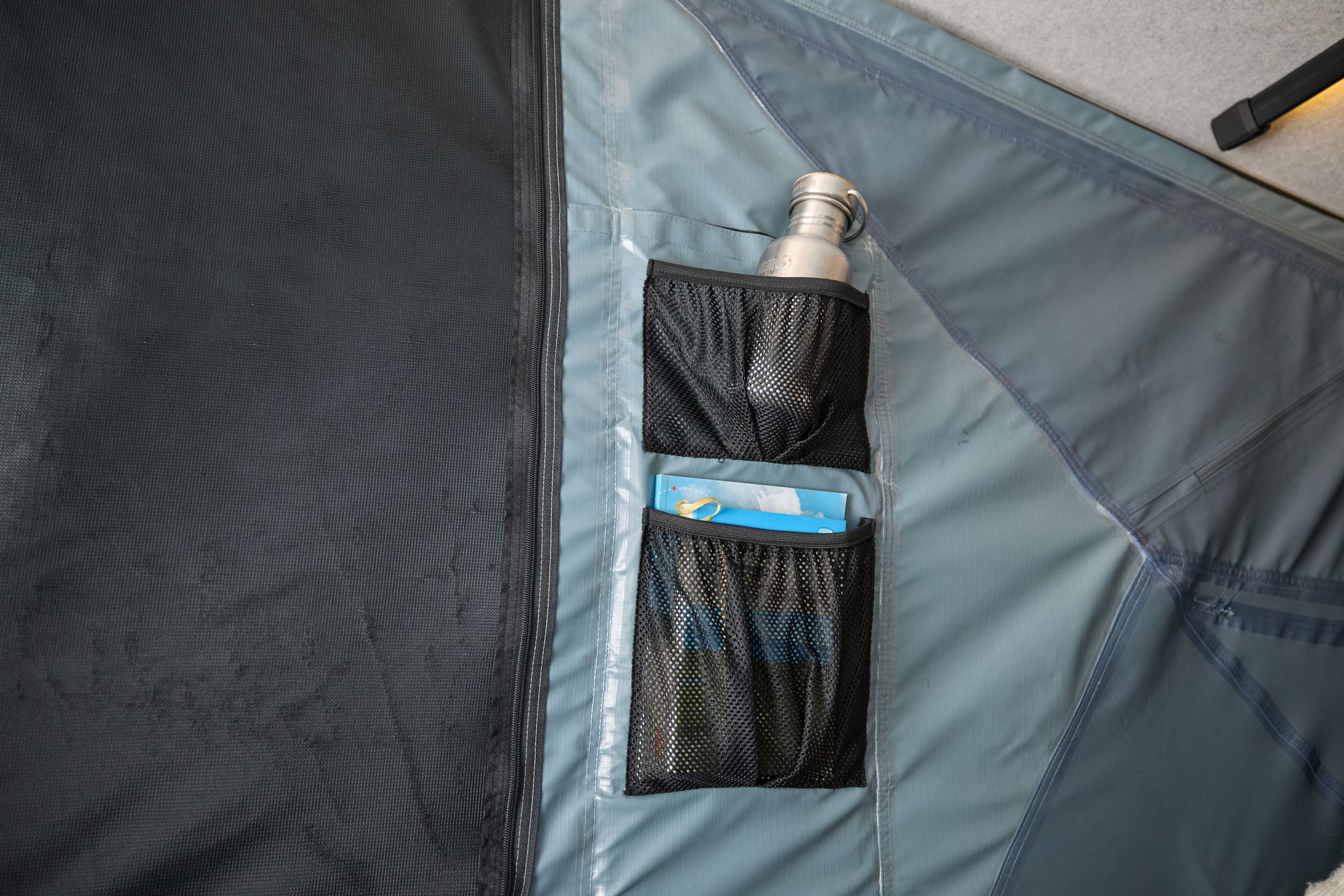 Thule Widesky dark slate feature