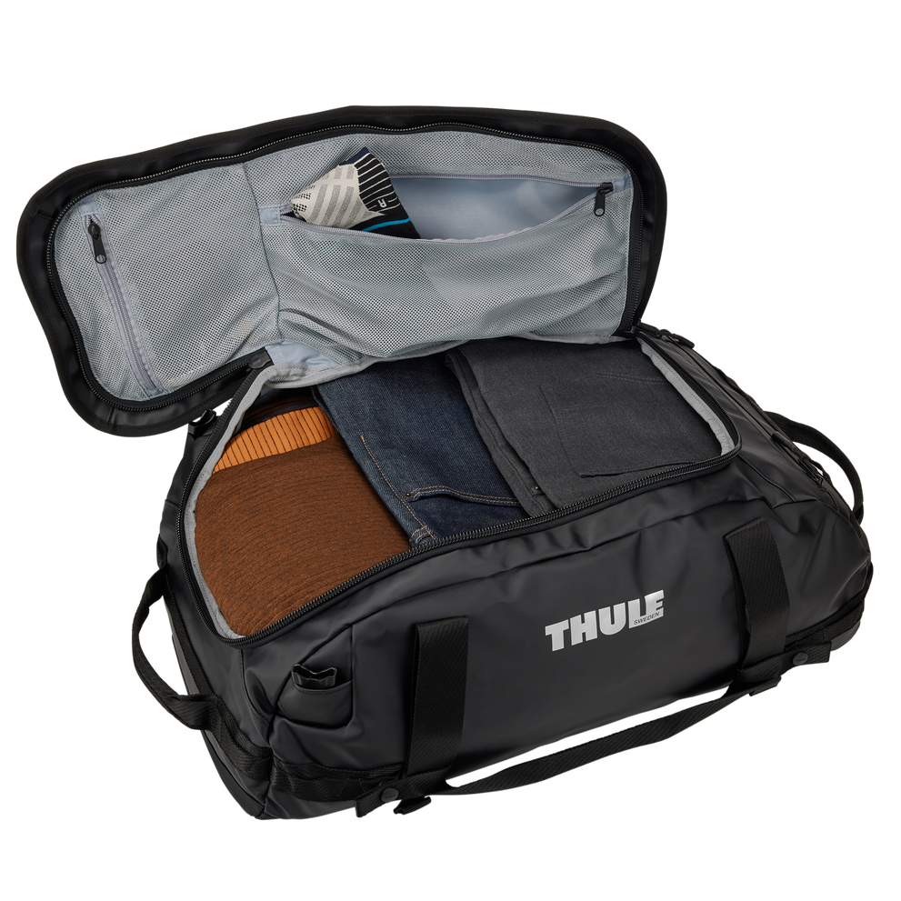 Thule Chasm 40L duffel bag black