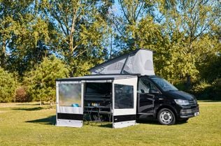Panel Thule Rain Blocker G2 and Volkswagen van