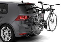 Thule Gateway Pro 2 900600 on car with bikes