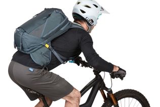 Thule Rail Backpack 18L 3204482 secure fit