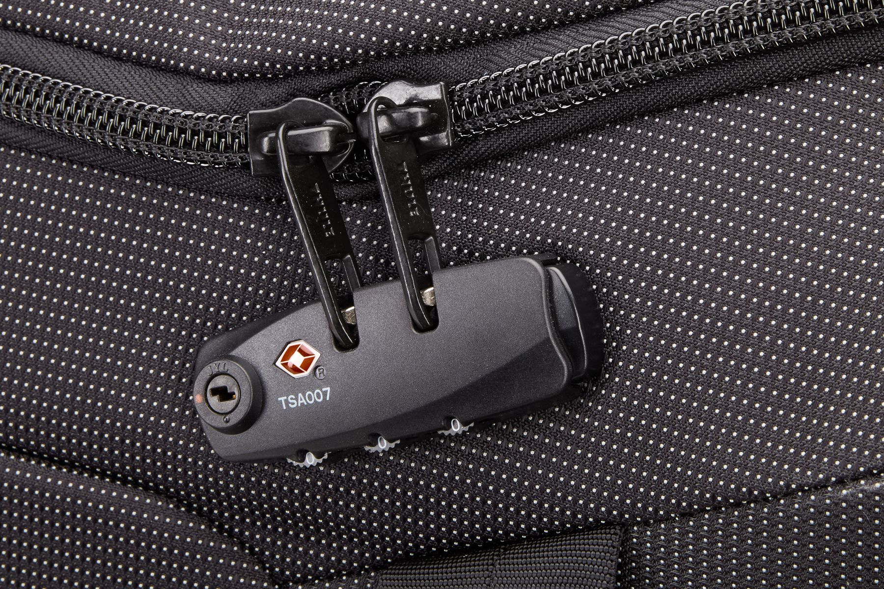 thule 87l rolling duffel