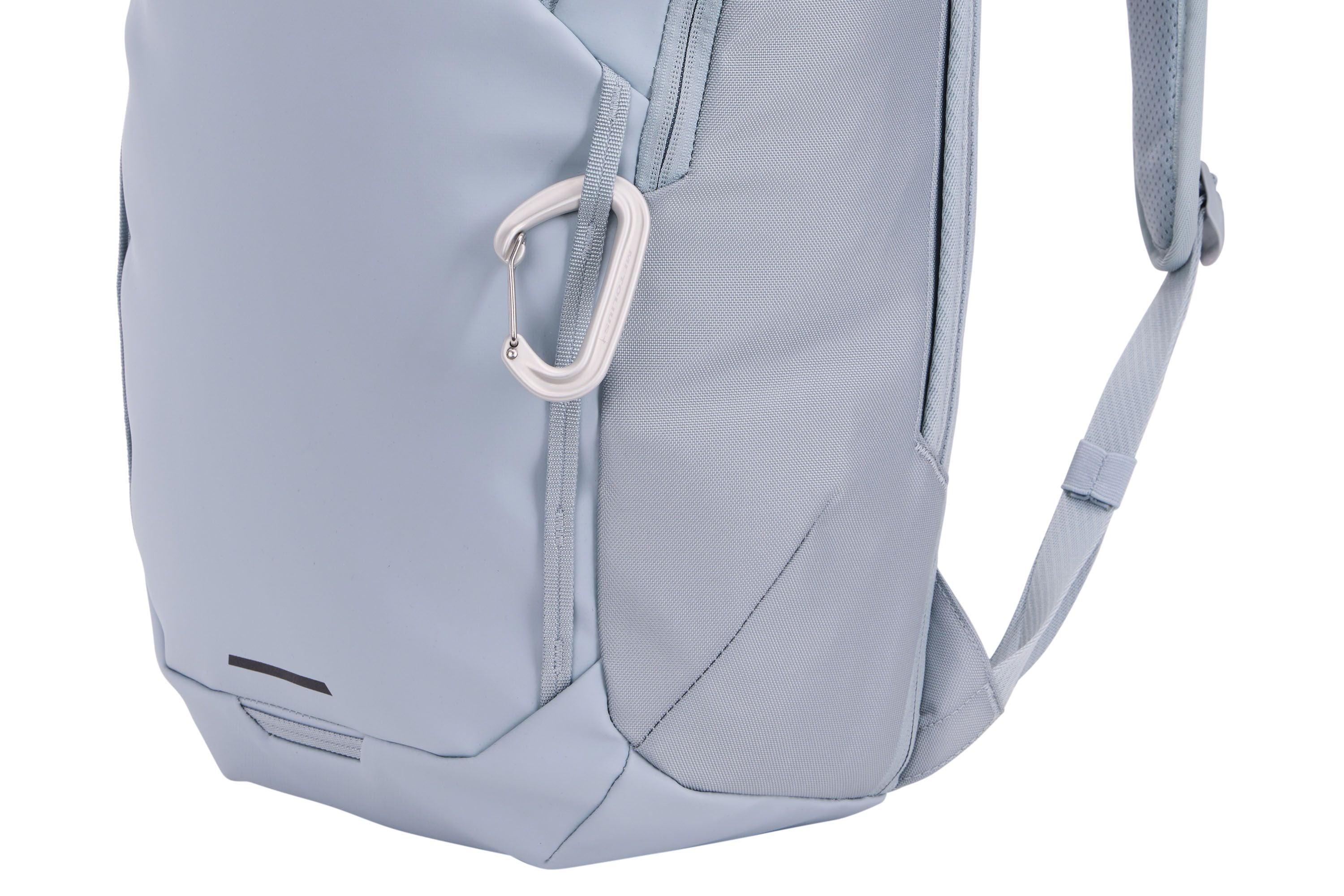 Thule Chasm laptop backpack 26L soft blue