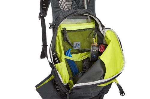 Thule Vital 8L Interior Zippered Pocket