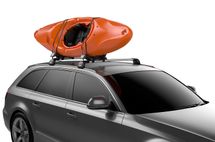 Thule Hull-a-Port XT on car and kayak on top