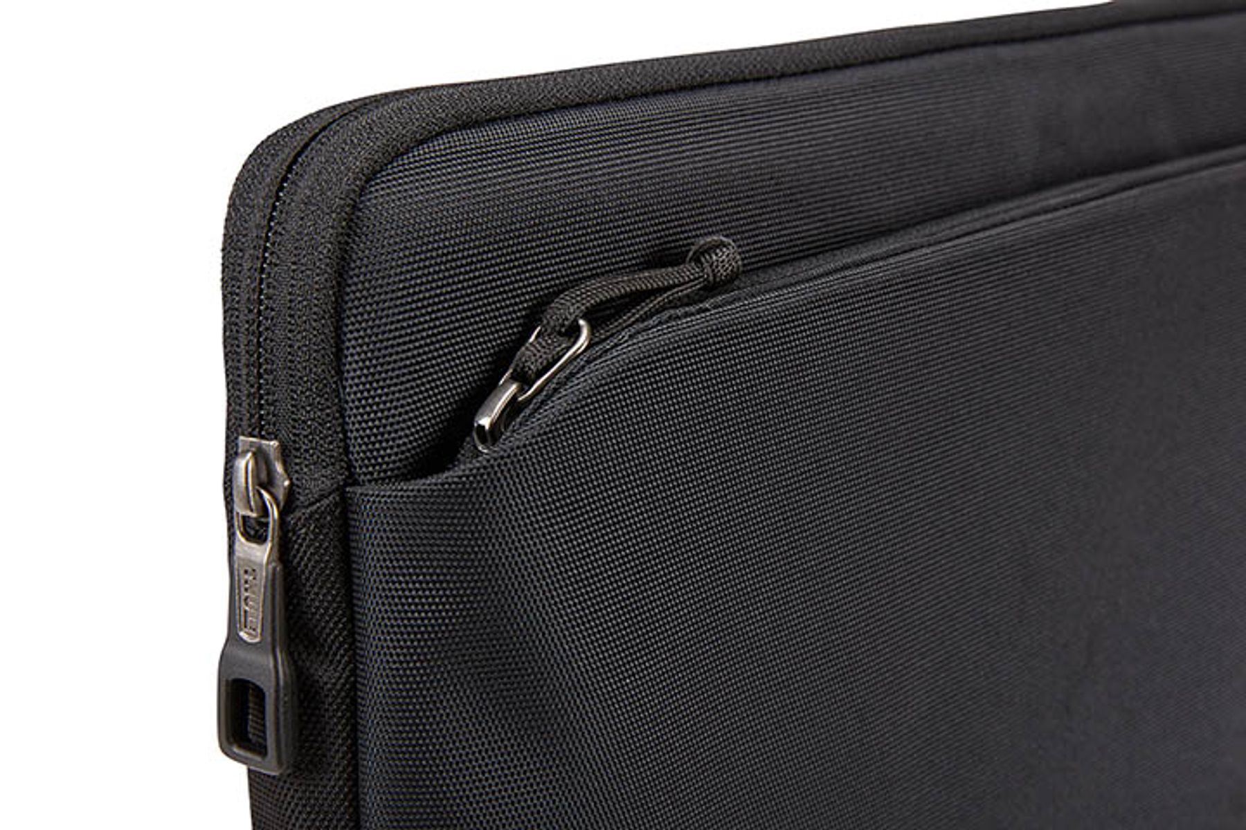 thule subterra macbook