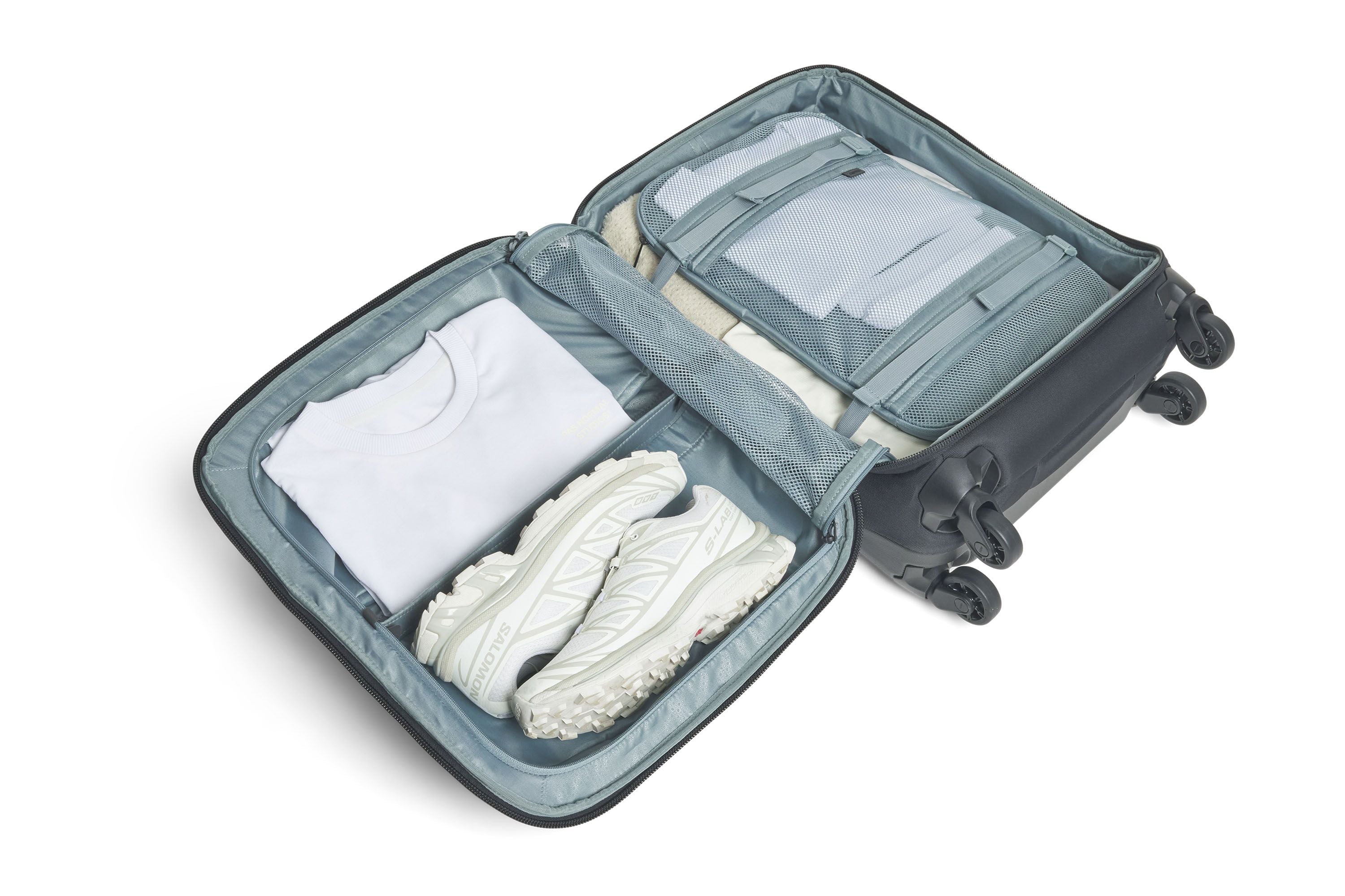 Thule Subterra 2 widebody carry on spinner TSA lock dark slate
