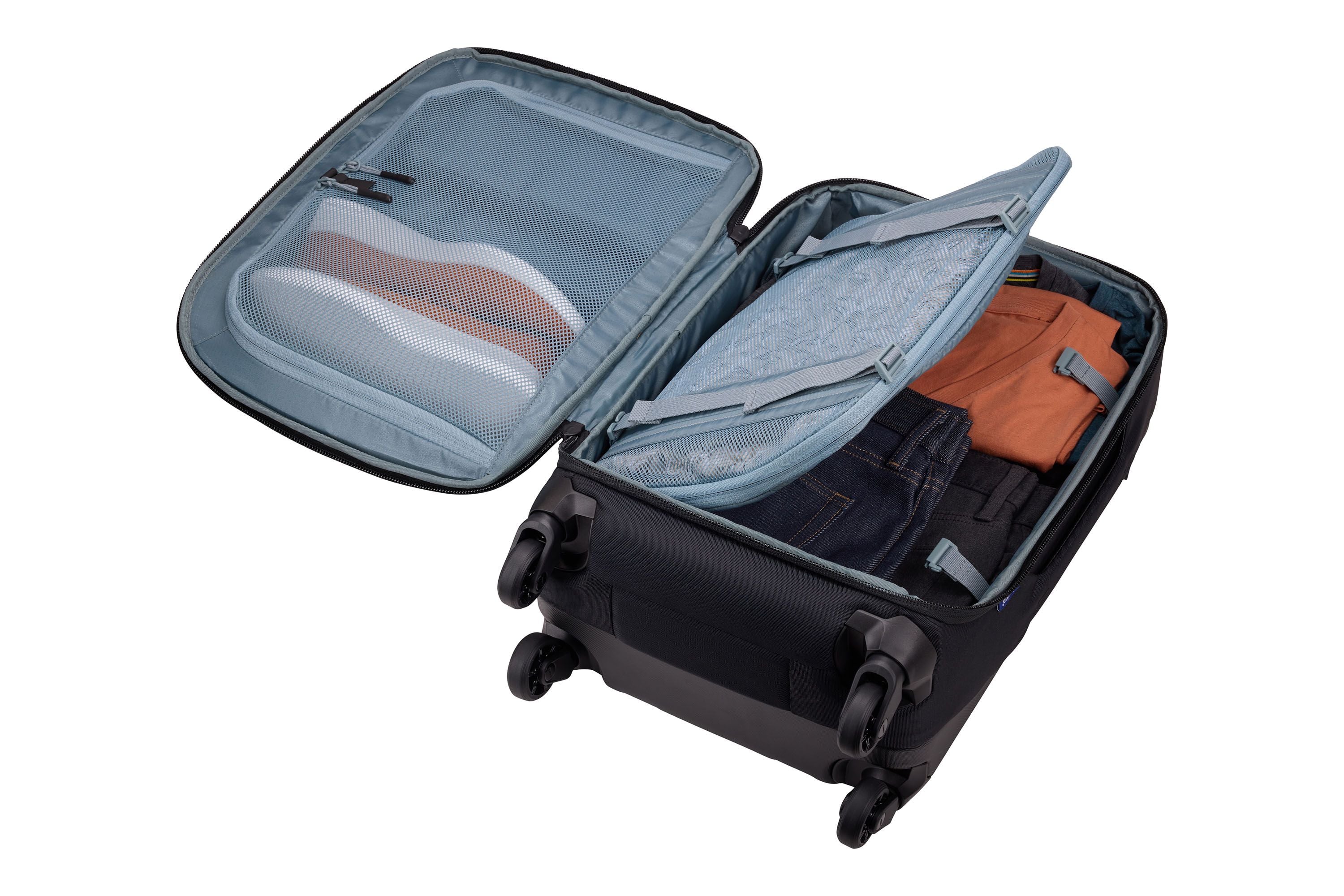 Thule Subterra 2 carry on spinner black
