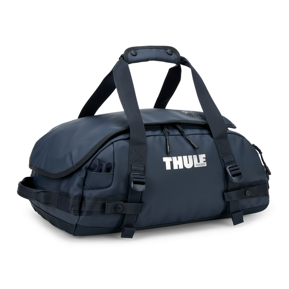 Thule Chasm 30L duffel bag darkest blue