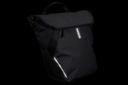 Thule Chasm tote with InLock 25L black