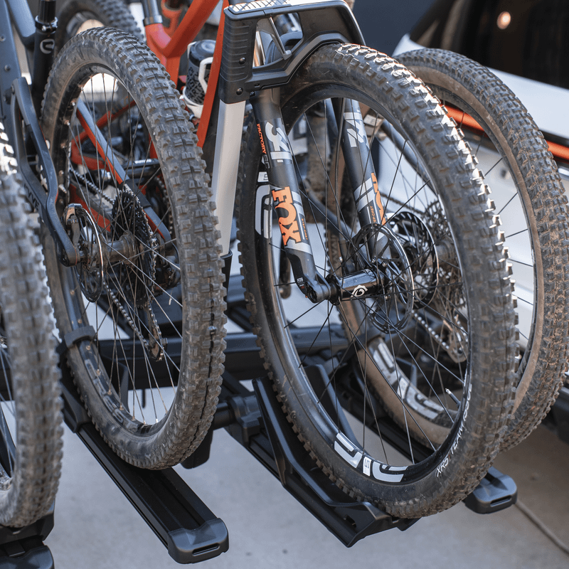 A closeup of the Thule Verse hitch bike rack with three bikes.