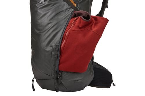 Thule Stir 35L side zipper