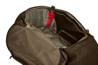 Thule Landmark 60L feature