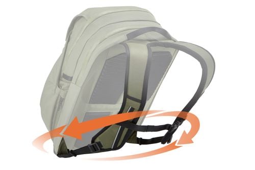 Thule Paramount Commuter Backpack 27L 3204732 shoulder and sternum strap