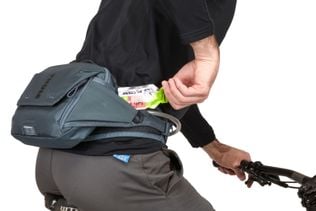 Thule Rail Hip Pack 4L 3204481 jersey pockets