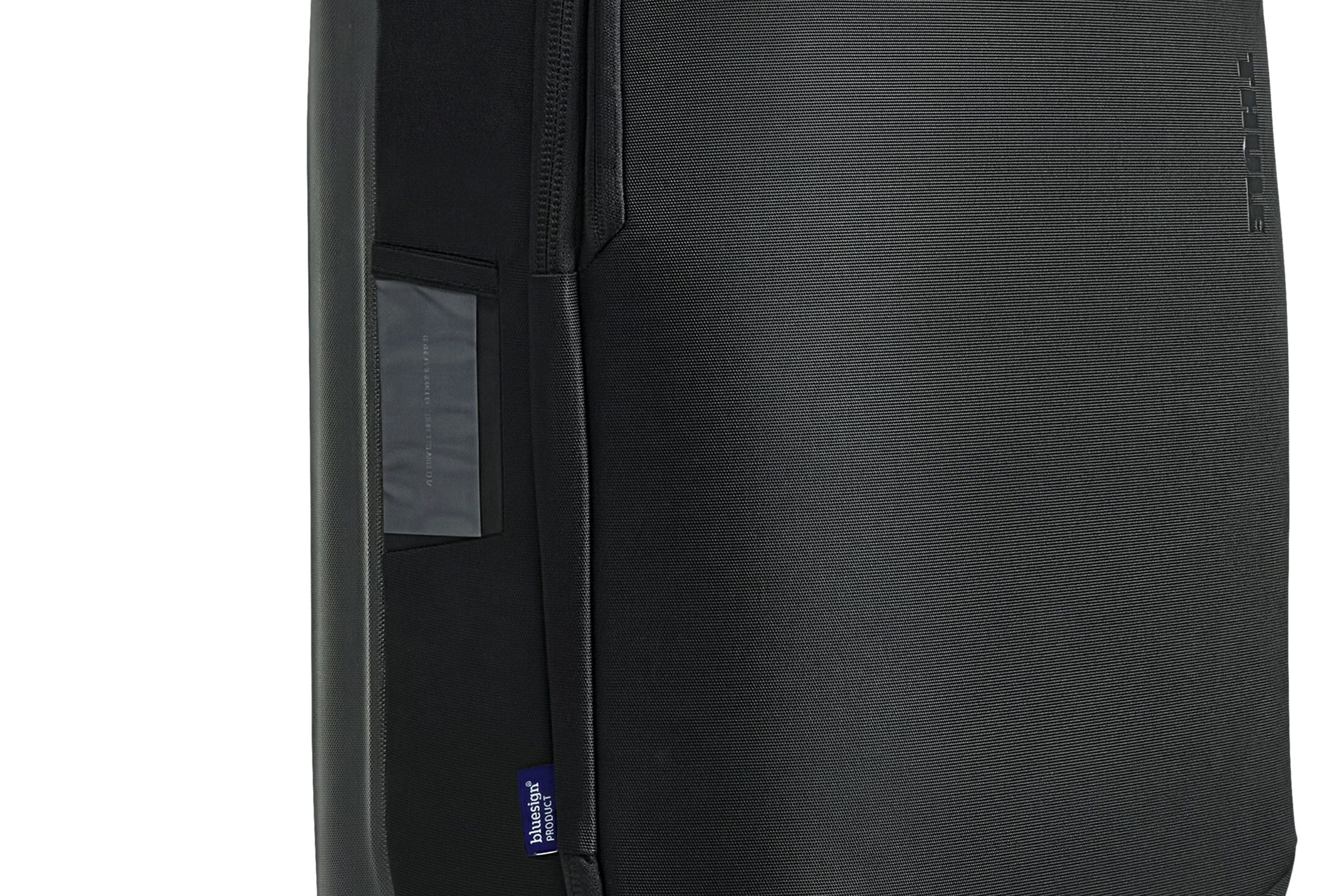 Thule Subterra 2 widebody carry on spinner TSA lock black
