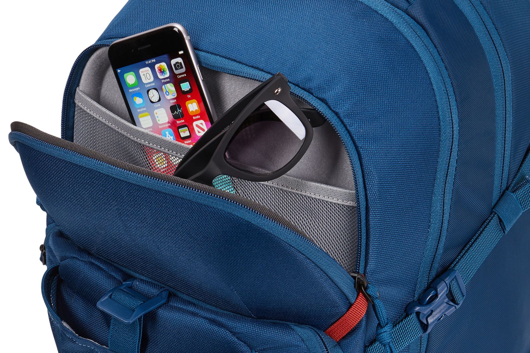 thule narrator backpack