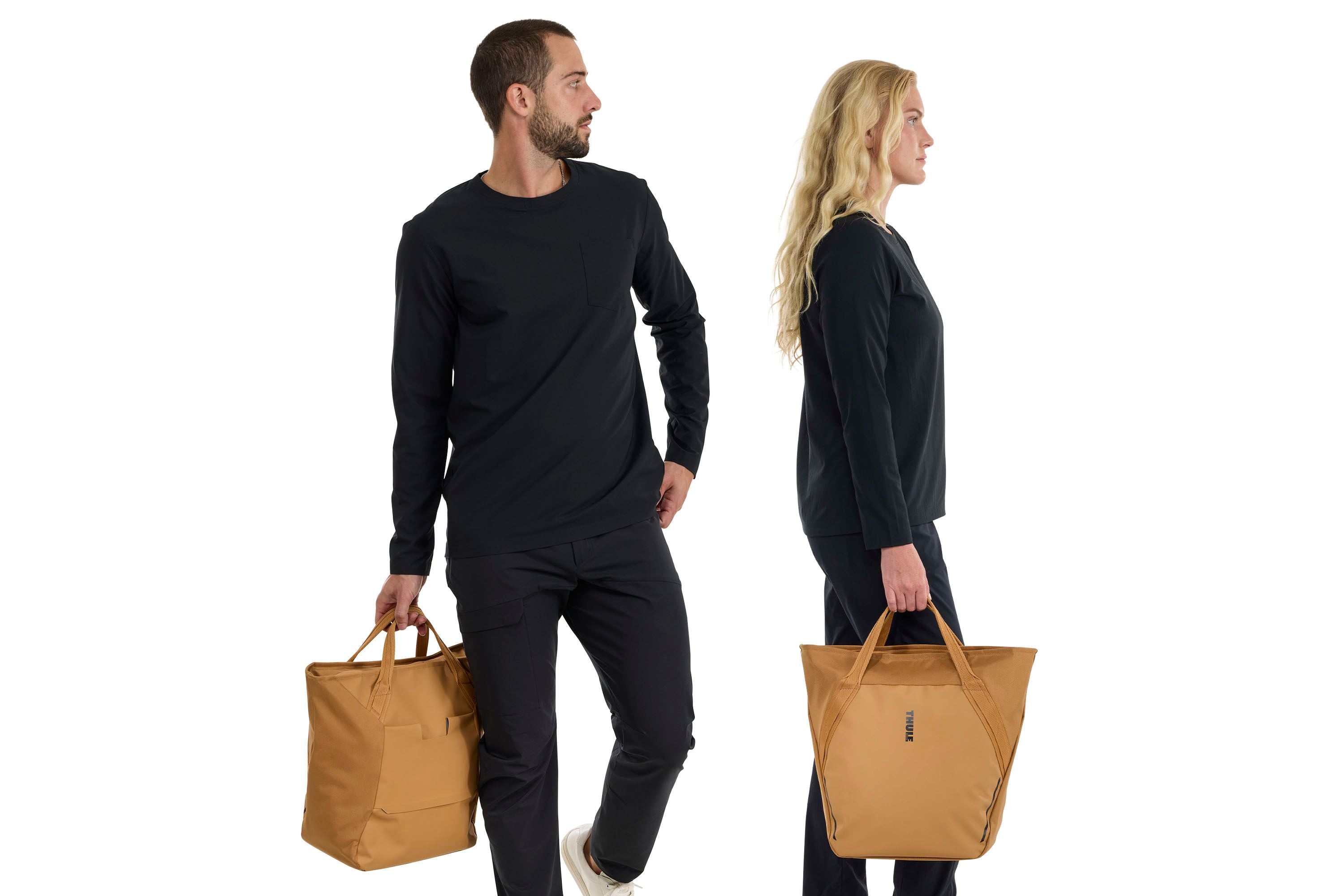 Thule Chasm tote with InLock 25L dusted orange