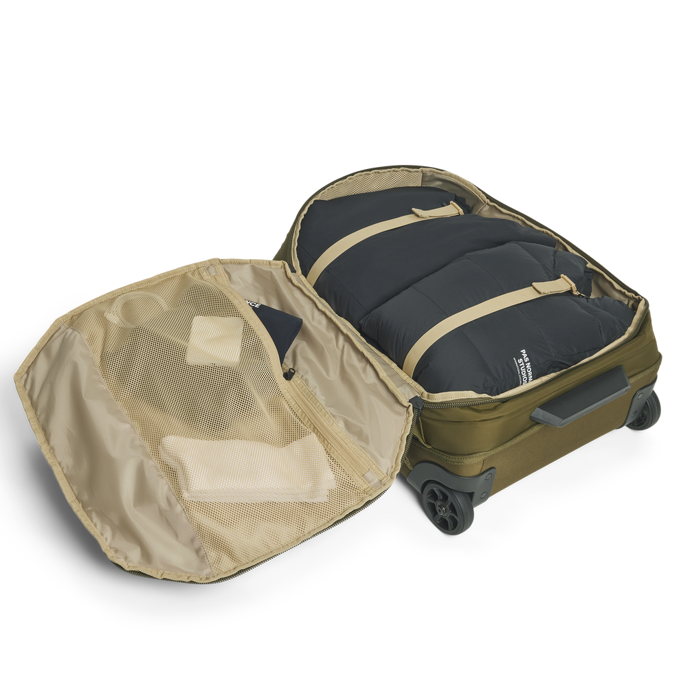 Thule EnRoute 2-wheel widebody carry on natural green