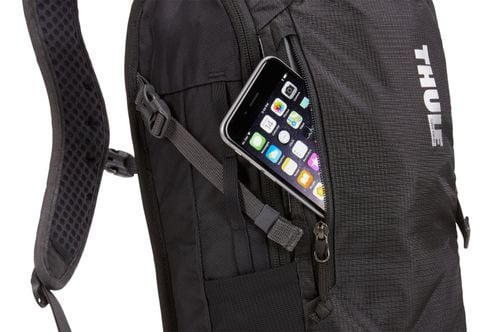 Thule UpTake 12L exterior zippered pocket