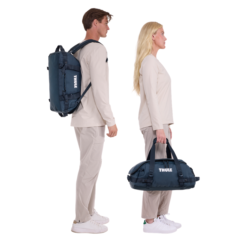 Thule Chasm 30L duffel bag darkest blue