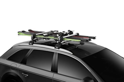 Thule SnowPack Extender 7325 with skis