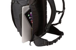 Thule Landmark 40L men's protect storage compartment
